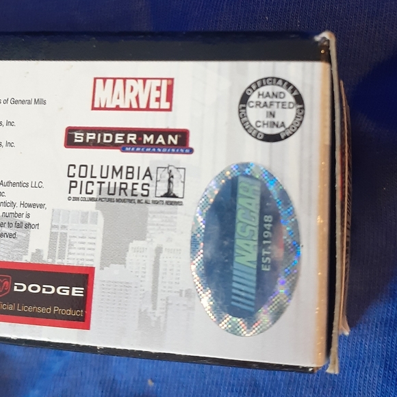 💯RARE 2007 #43 Bobby Labonte Cheerios Spiderman 1/64 Diecast 🇨🇦12.50 Can Ship - Picture 12 of 16